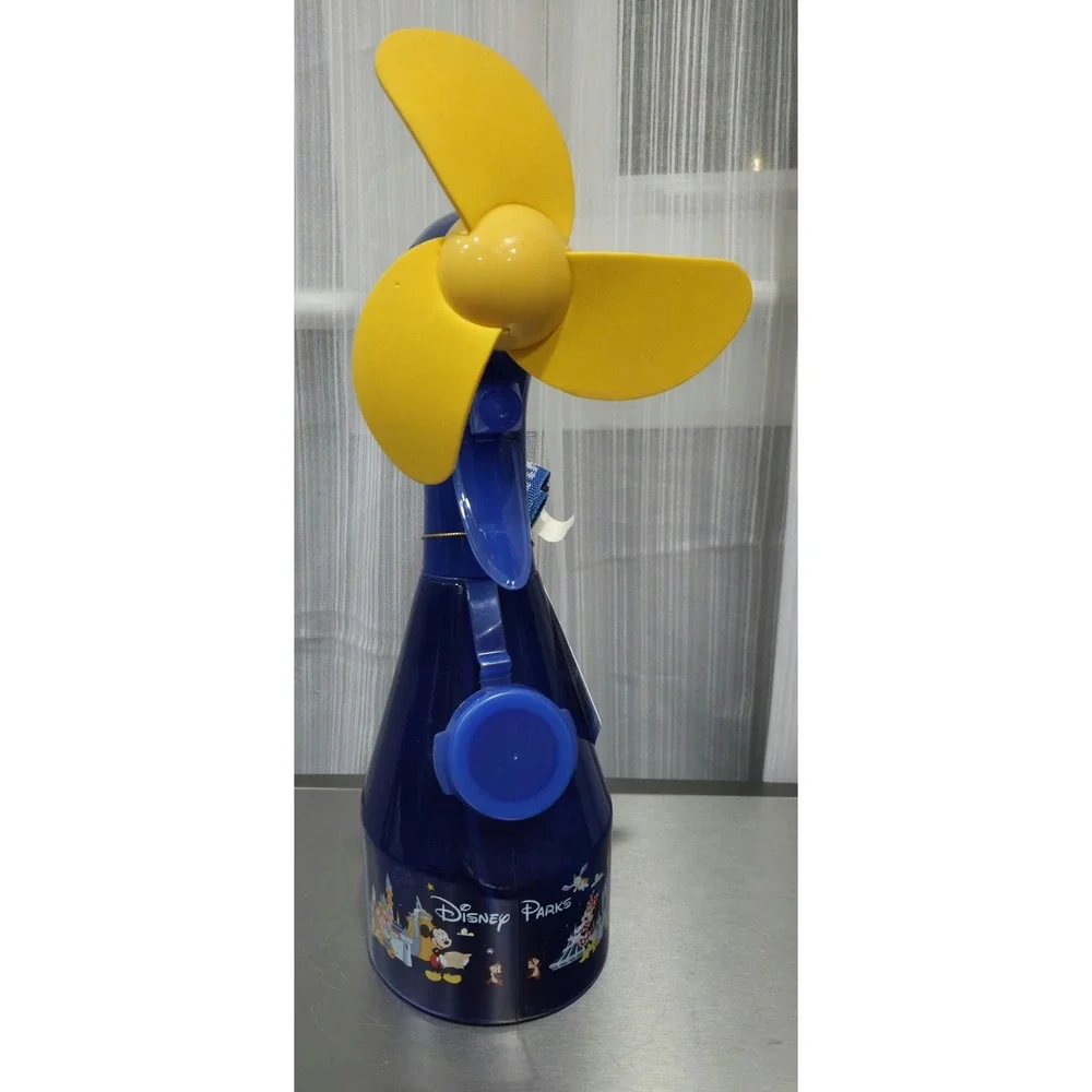 WALT DISNEY WORLD PARKS Misting Water  Spray Fan‎ W/Lanyard 
